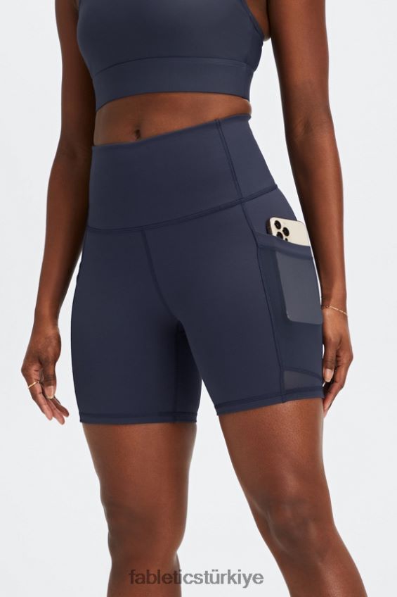 tr Fabletics kadınlar evrensel tenis hareket halindeyken ultra hw 6\'\' kısa siyah/klasik beyaz 40R06B486