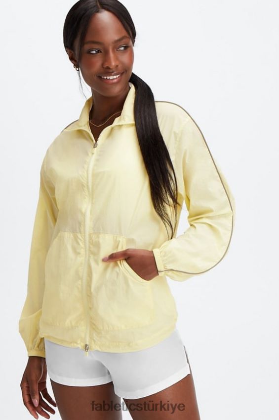 tr Fabletics kadınlar büyük boy flyweight rüzgarlık açık armut/parlak beyaz 40R06B2747