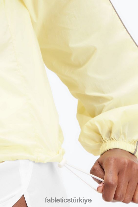 tr Fabletics kadınlar büyük boy flyweight rüzgarlık açık armut/parlak beyaz 40R06B2747