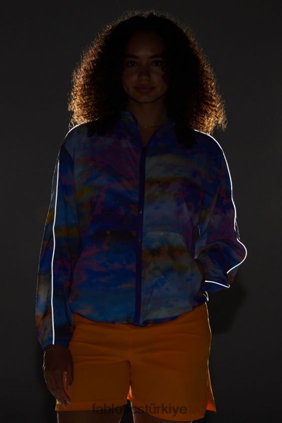 tr Fabletics kadınlar büyük boy flyweight rüzgarlık büyük bunaltıcı/yansıtıcı gümüş 40R06B2736