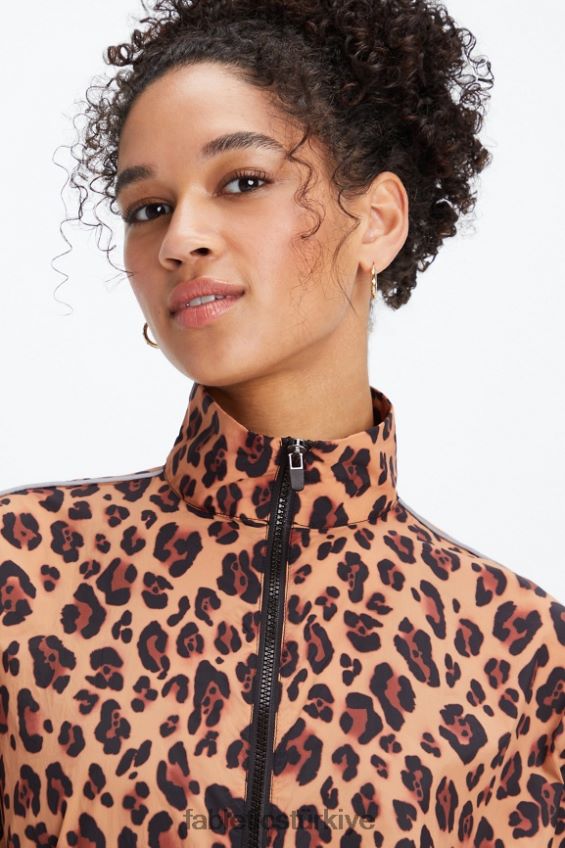 tr Fabletics kadınlar büyük boy flyweight rüzgarlık doğal leopar/siyah 40R06B2744