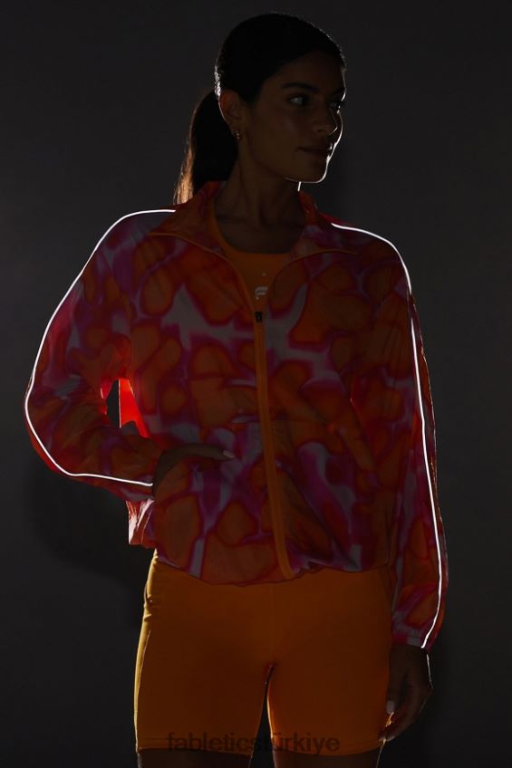 tr Fabletics kadınlar büyük boy flyweight rüzgarlık pembe kaçış büyük yaz çılgınlığı/yansıtıcı gümüş 40R06B2734