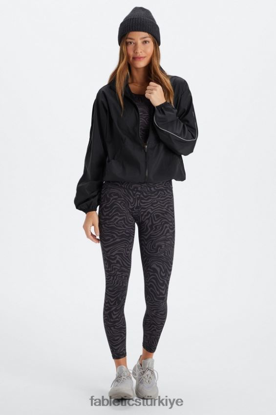 tr Fabletics kadınlar büyük boy flyweight rüzgarlık siyah/yansıtıcı gümüş 40R06B2740