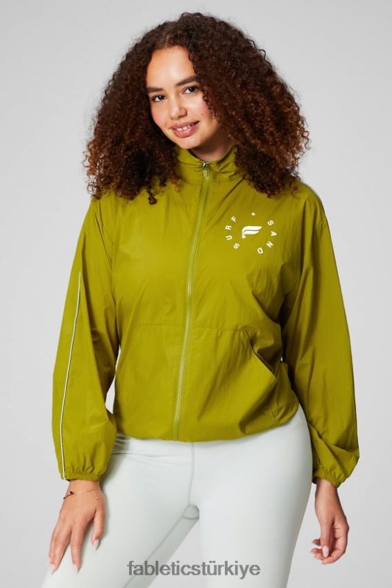 tr Fabletics kadınlar büyük boy flyweight rüzgarlık zeytinlik/yansıtıcı gümüş/grafik 40R06B2735