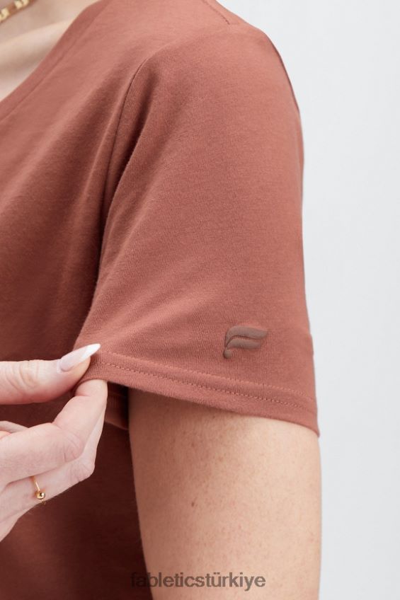 tr Fabletics kadınlar %100 pamuklu jarse tişört maun 40R06B1993