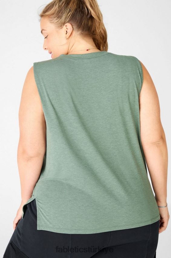 tr Fabletics kadınlar aşk günü tankı safari funda 40R06B2398